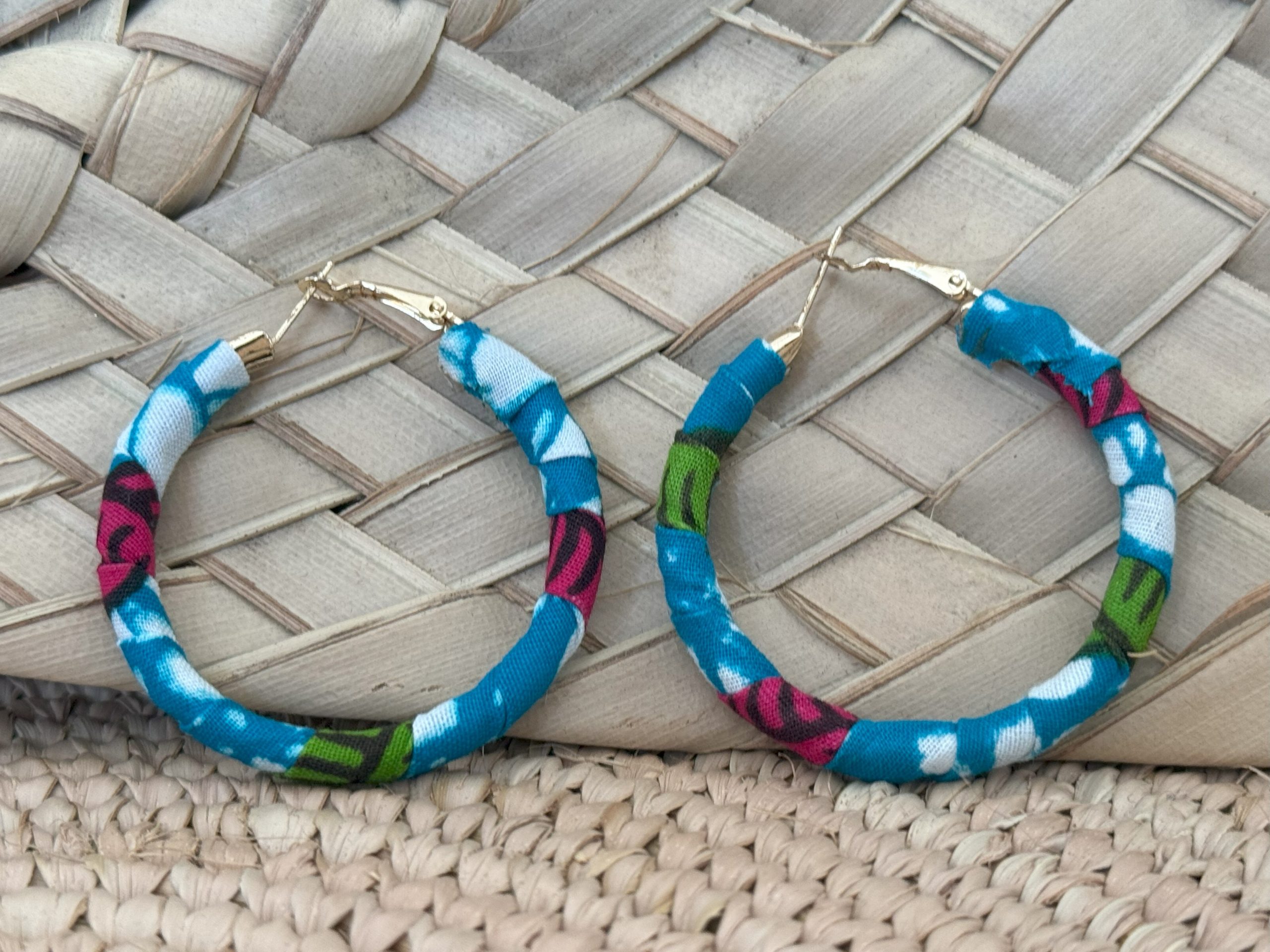 Ensemble collier boucles d’oreilles Bleu turquoise Blanc Rouge Vert – Image 2