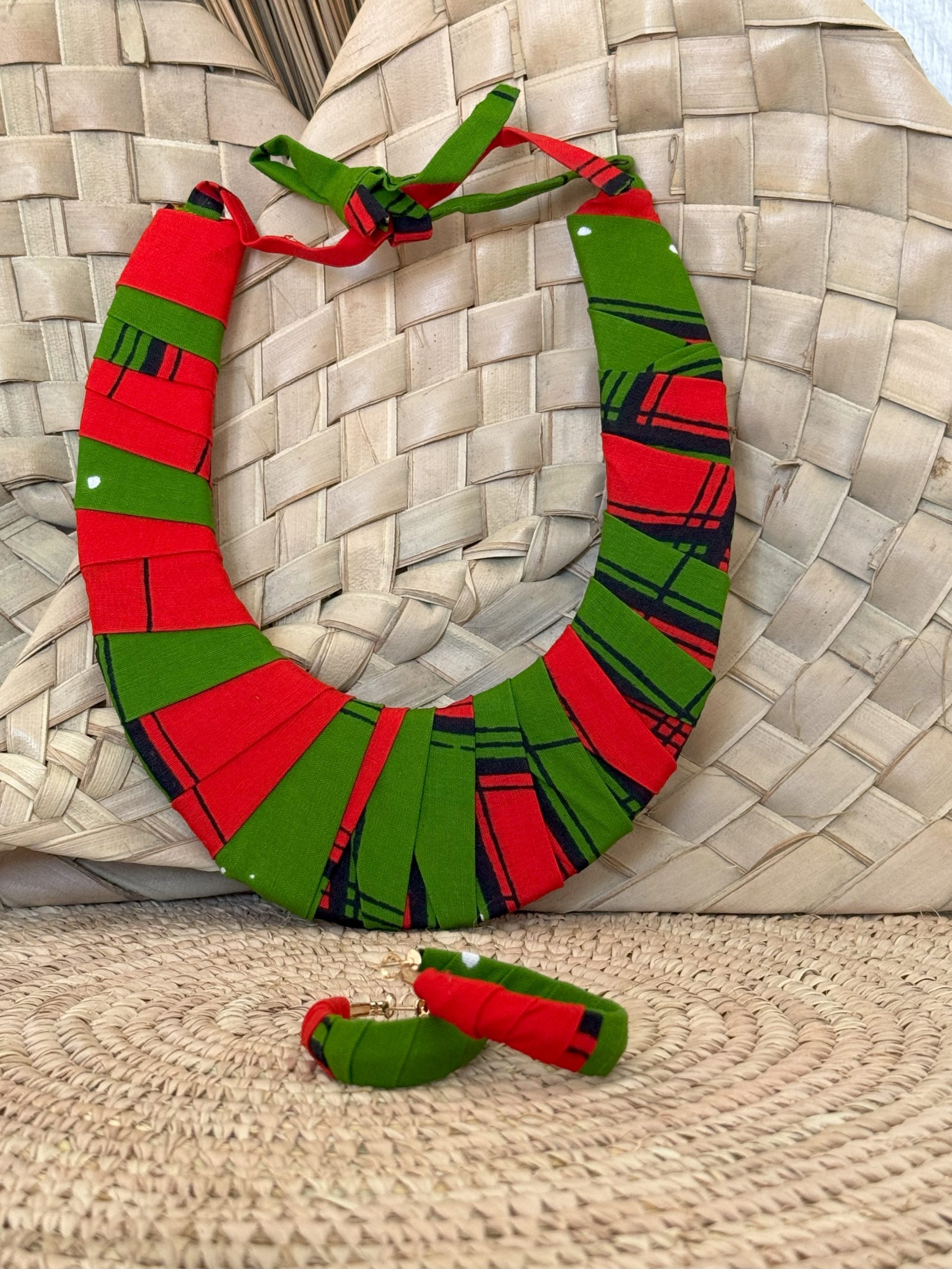 Ensemble collier boucles d’oreilles Vert Rouge – Image 3