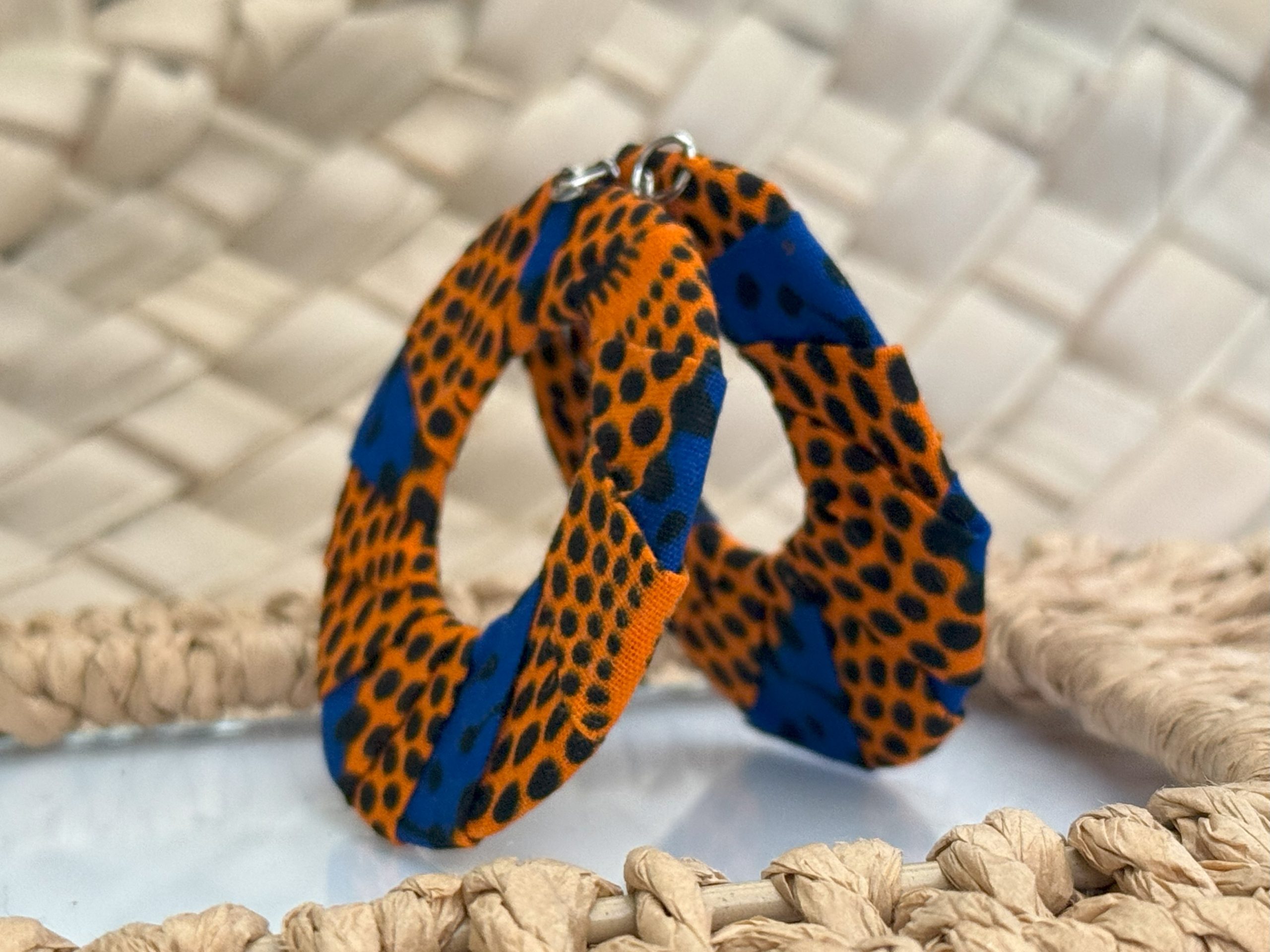 Boucles d’oreilles Orange Bleu – 6 cm – Image 3