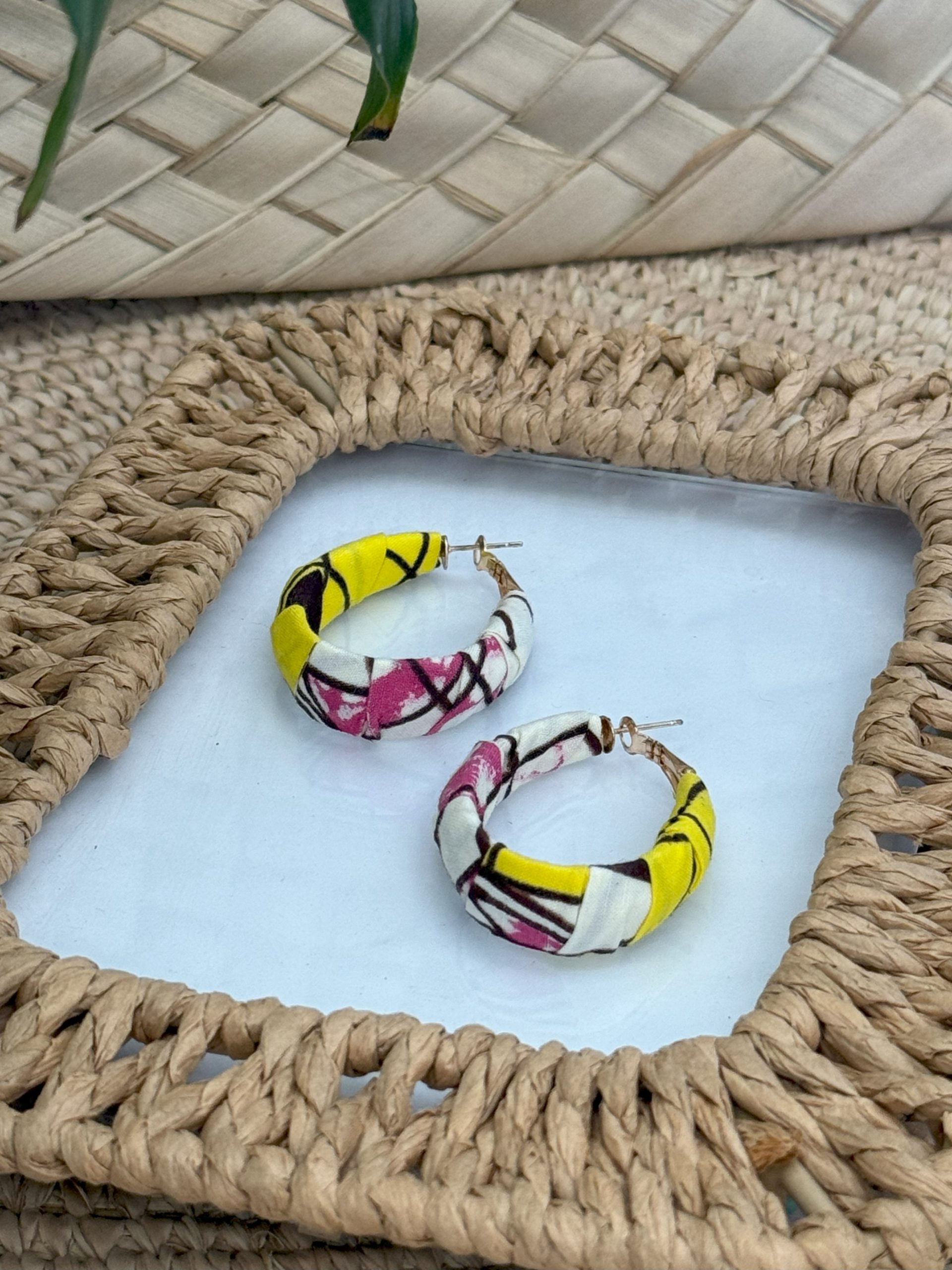 Boucles d'oreilles Jaune Blanc Rose - 4,5x3,5 cm – Image 2