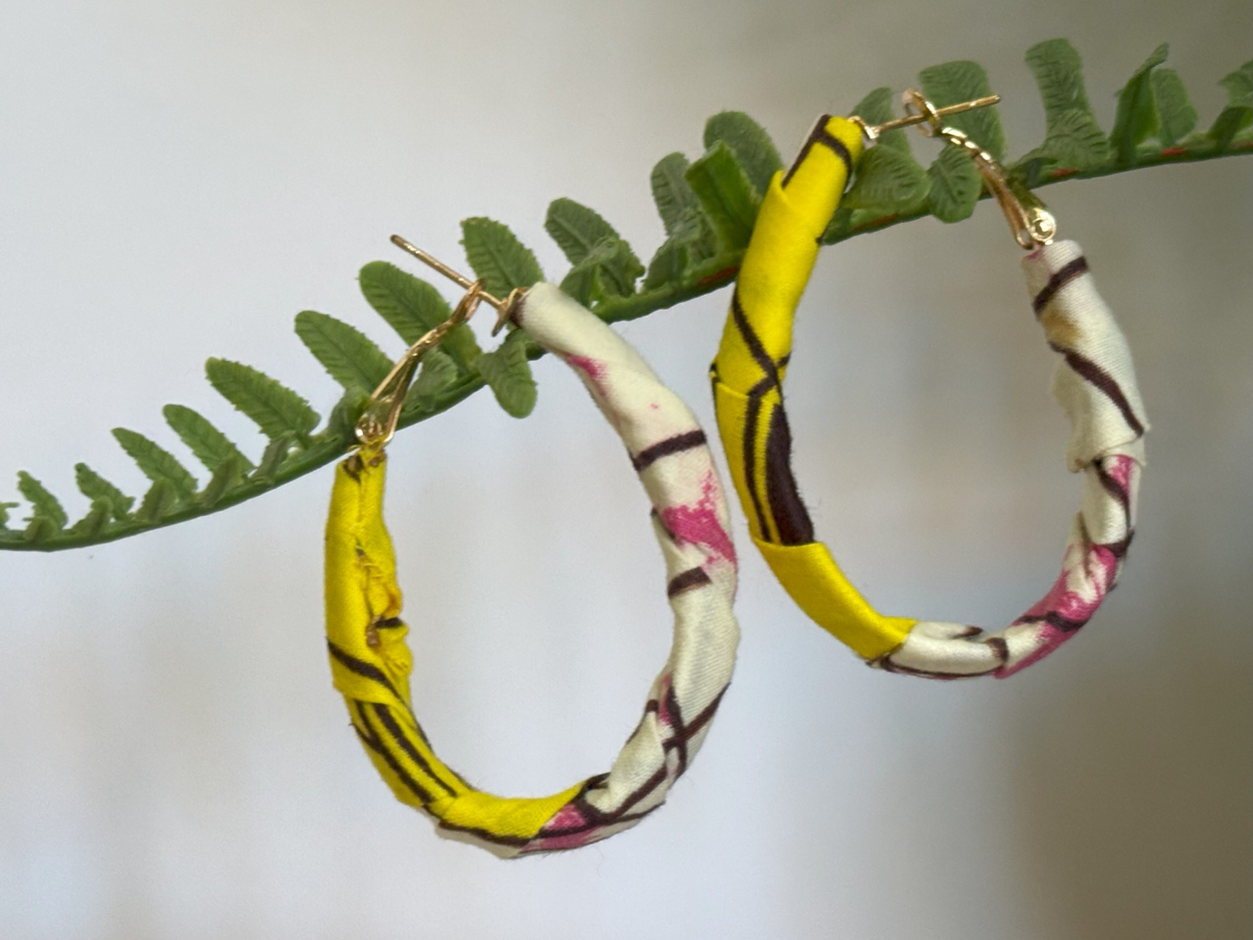 Boucles d'oreilles Jaune Blanc Rose - 4,5x3,5 cm – Image 4