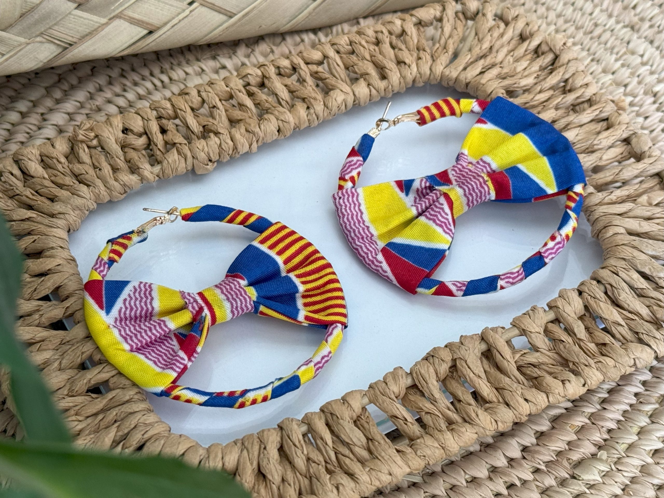Créoles en nœud papillon Bleu rouge Jaune – 7 cm