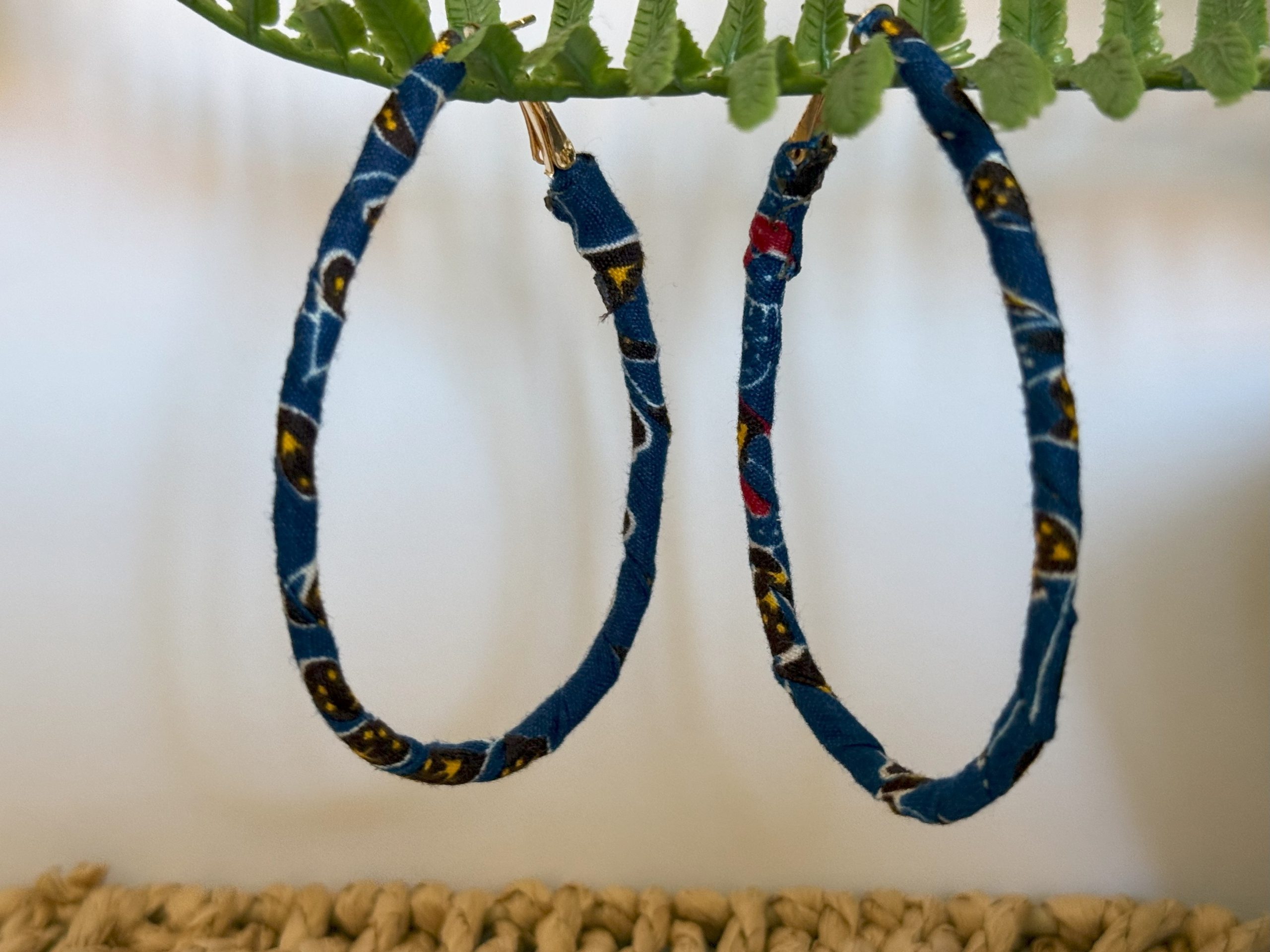 Boucles d'oreilles Créoles Goutte Bleu - 6,5x4 cm