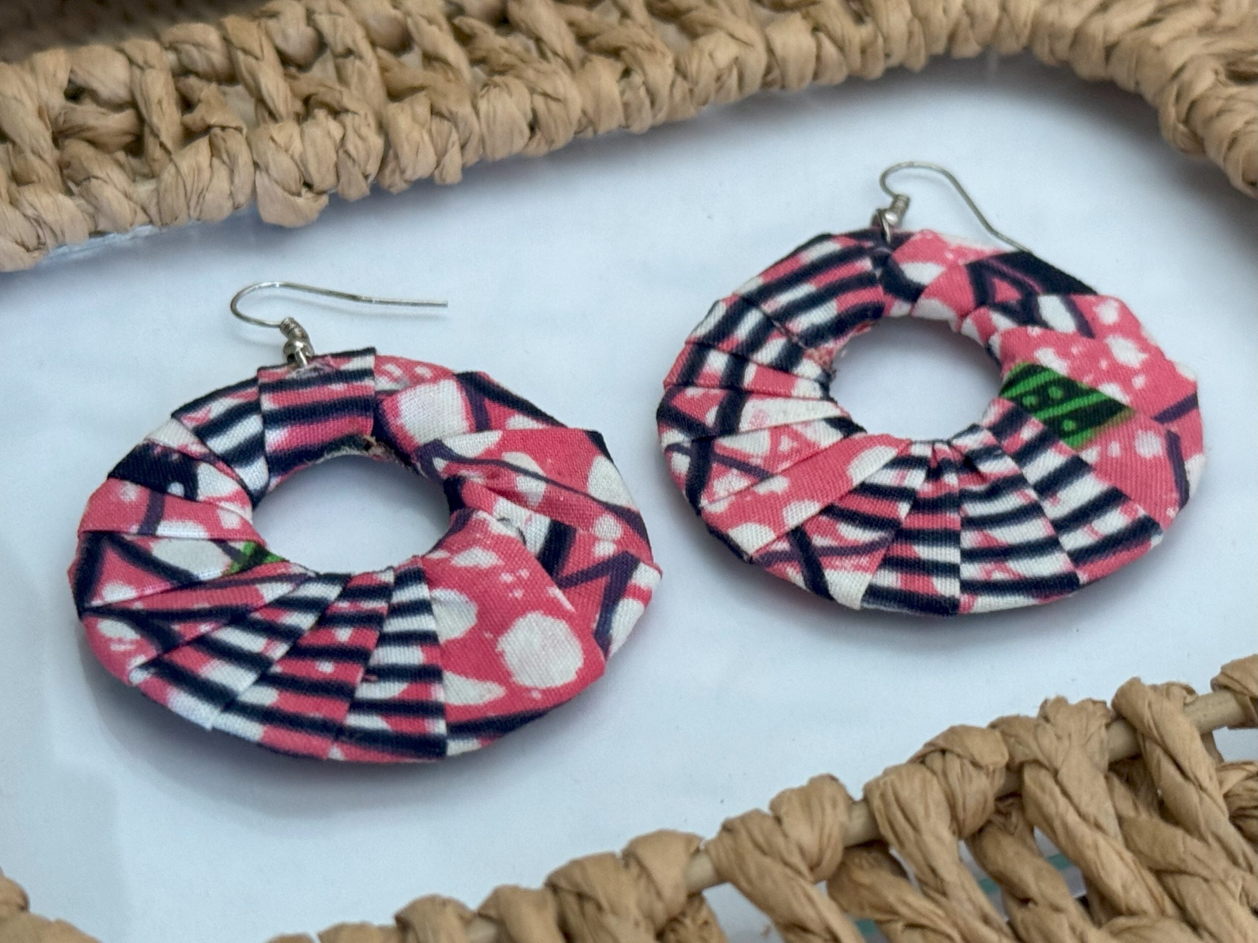 Boucles d'oreilles Rose - 5 cm – Image 3