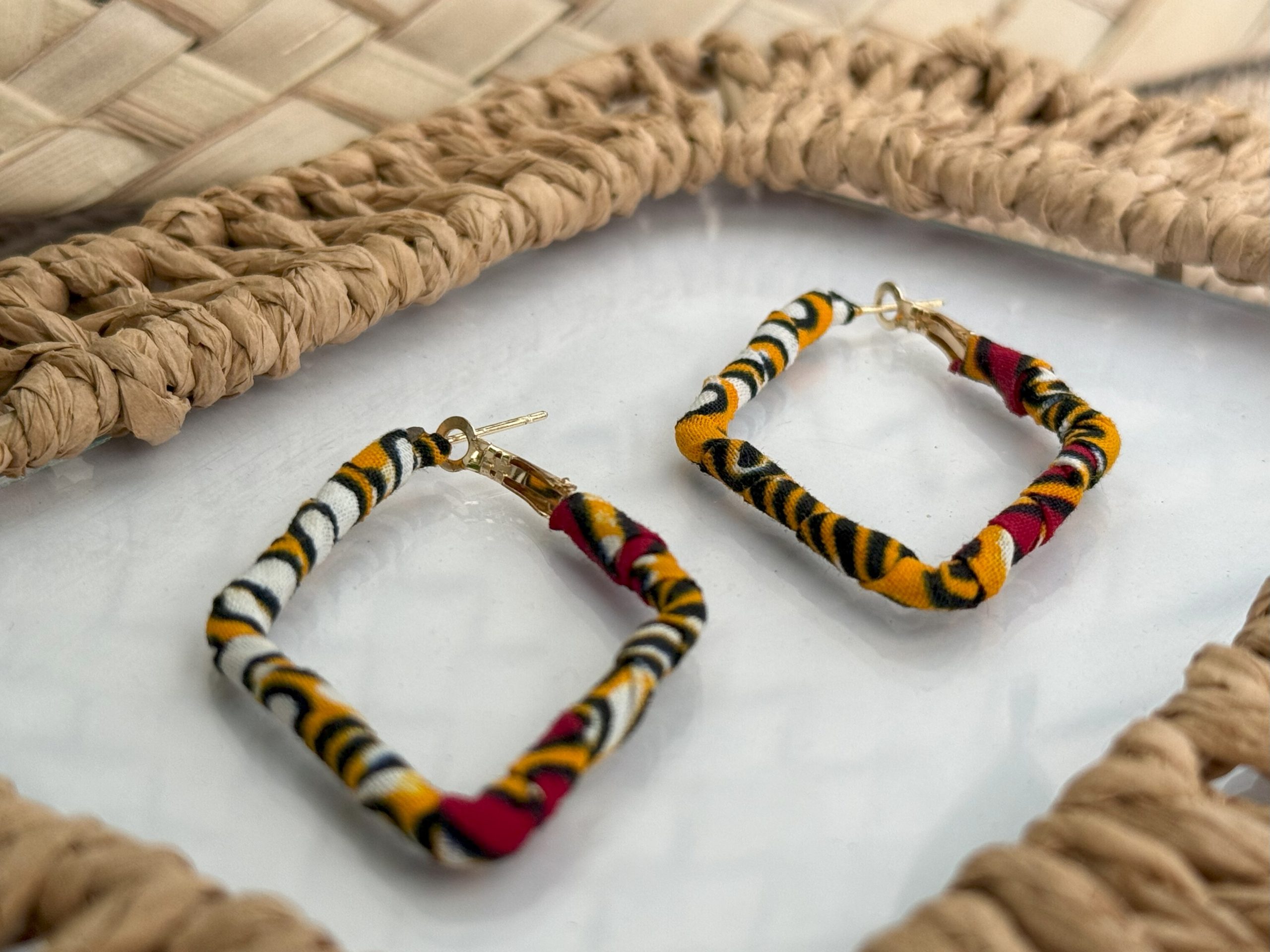 Boucles d’oreilles Losange 1 Orange Rouge Blanc 6×4 cm
