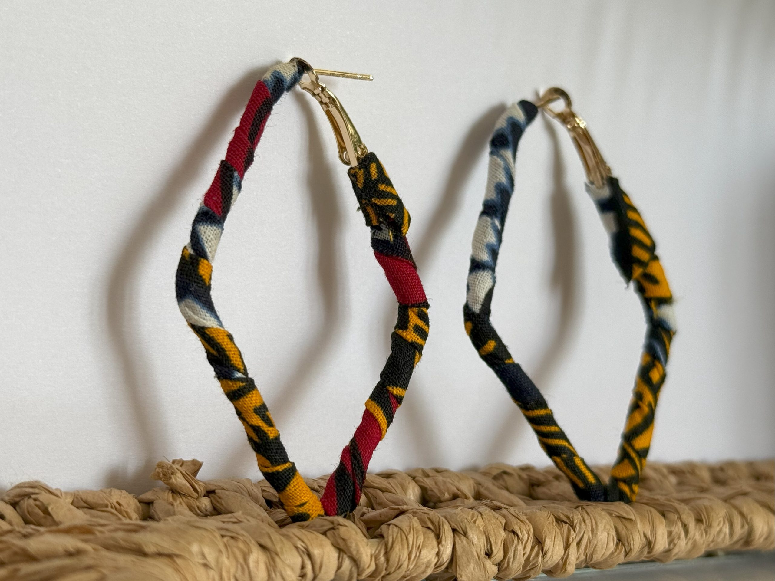 Boucles d’oreilles Losange 2 Orange Rouge Blanc Noir 6×4 cm – Image 3
