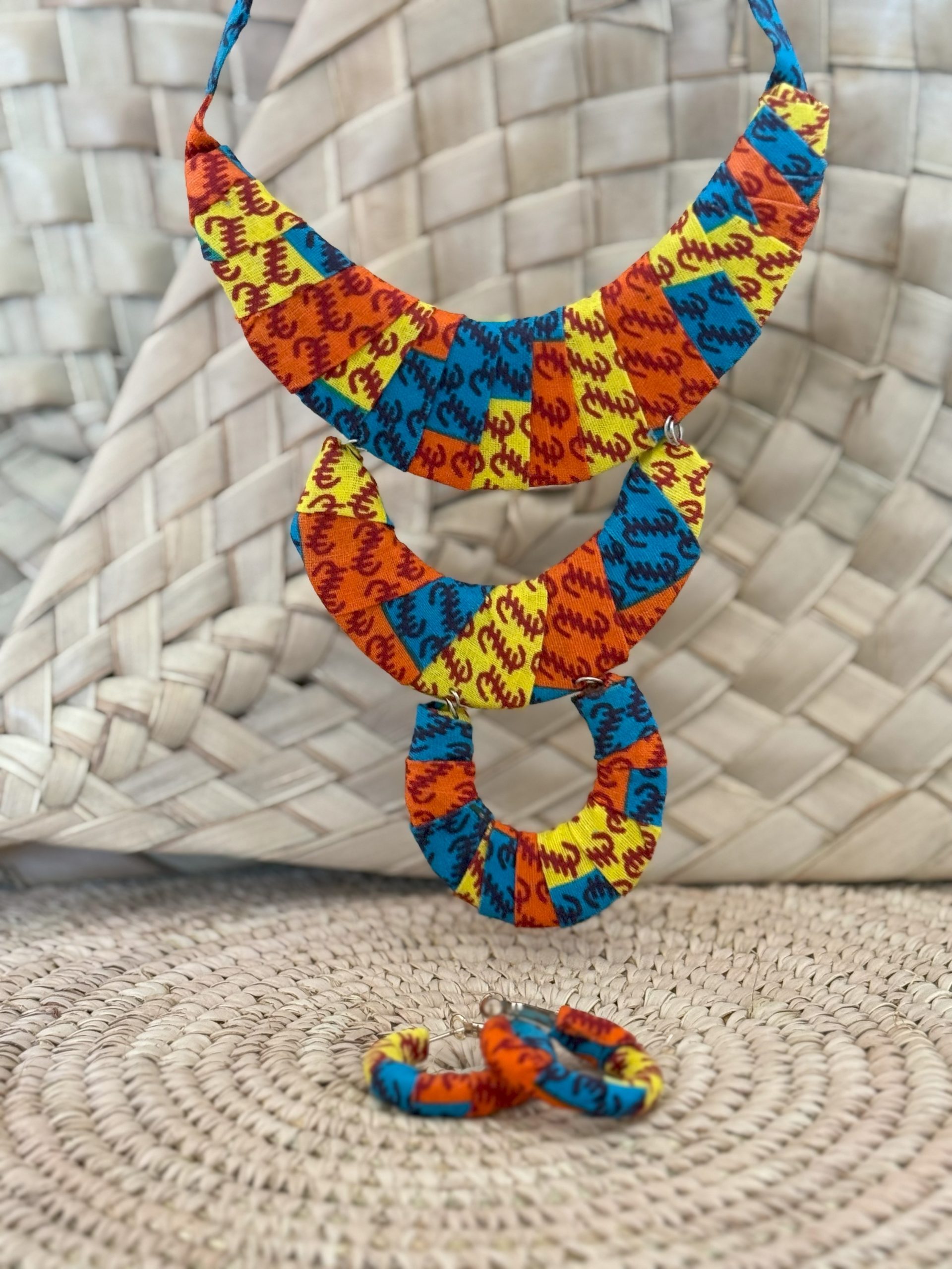 Ensemble collier boucles d’oreilles Orange Jaune Bleu