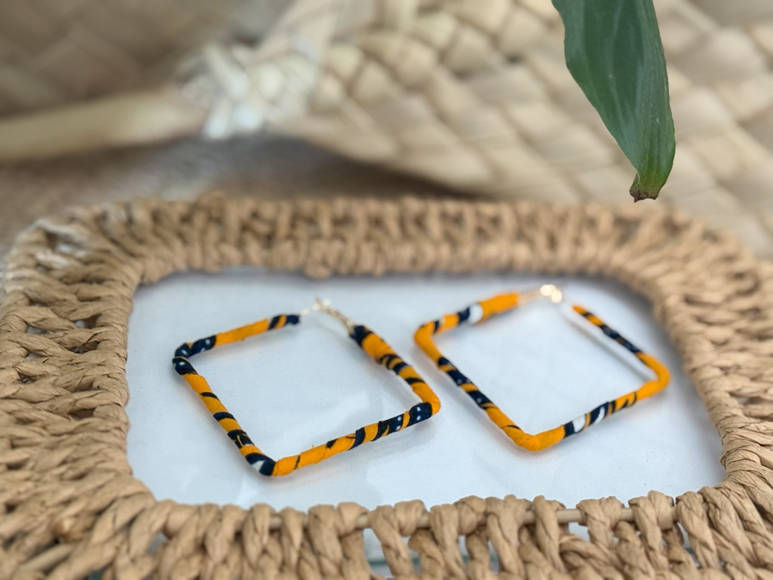 Boucles d'oreilles Carré Orange Noir - 5 cm