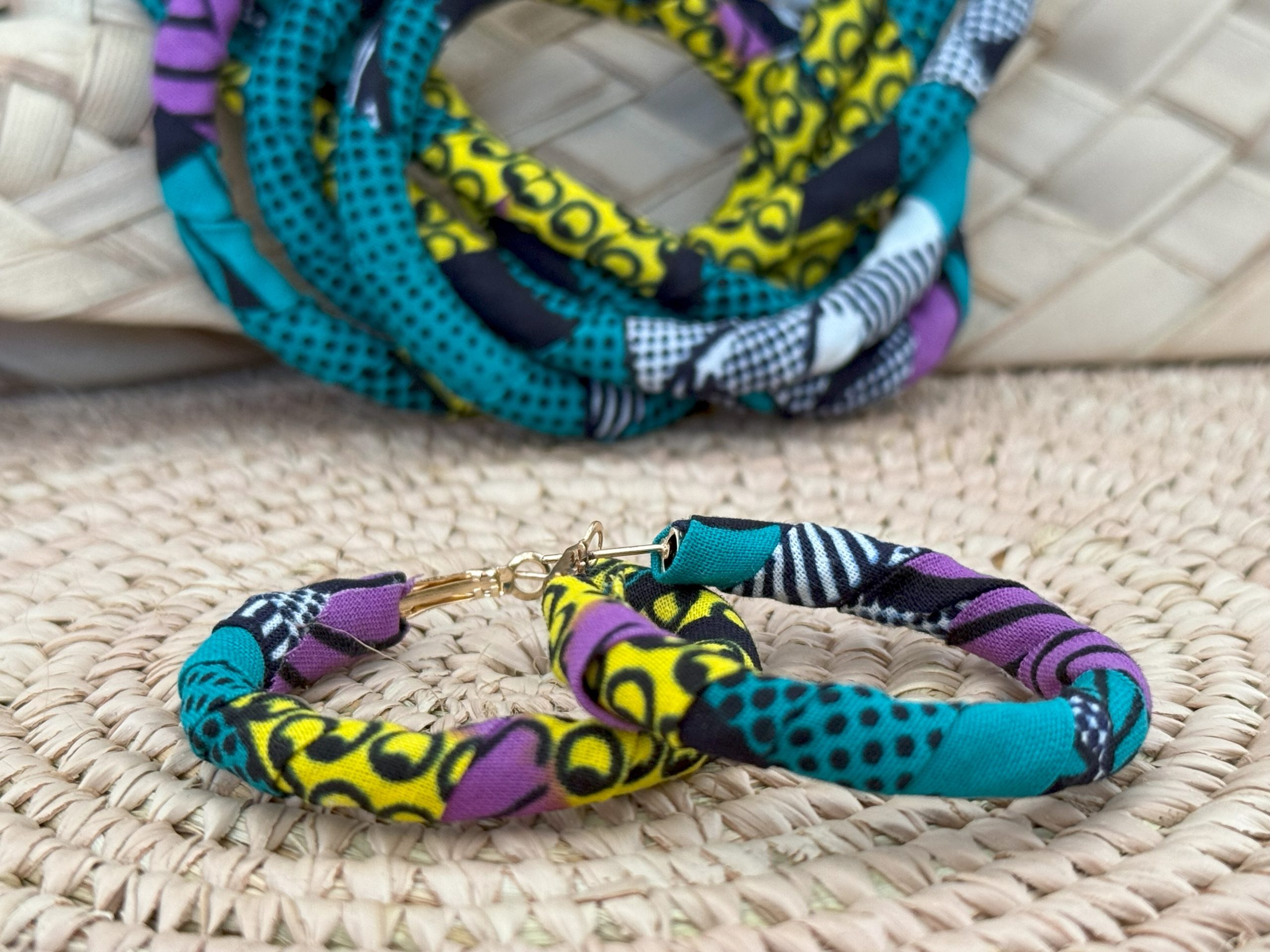 Ensemble collier boucles d’oreilles Vert Violet Jaune Noir – Image 5