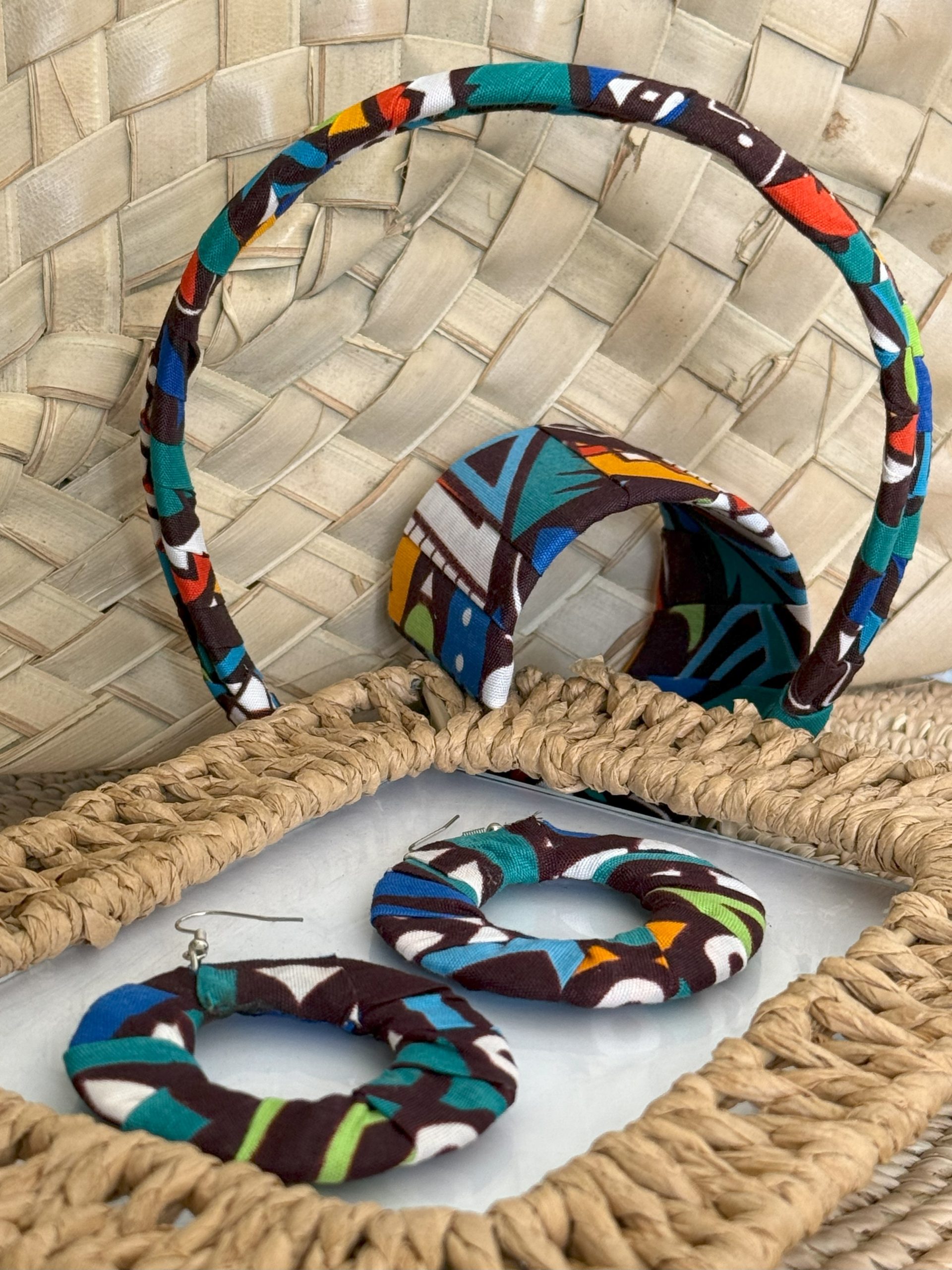 Ensemble serre-tête, bracelet et boucles d’oreilles Multicolore – Image 2
