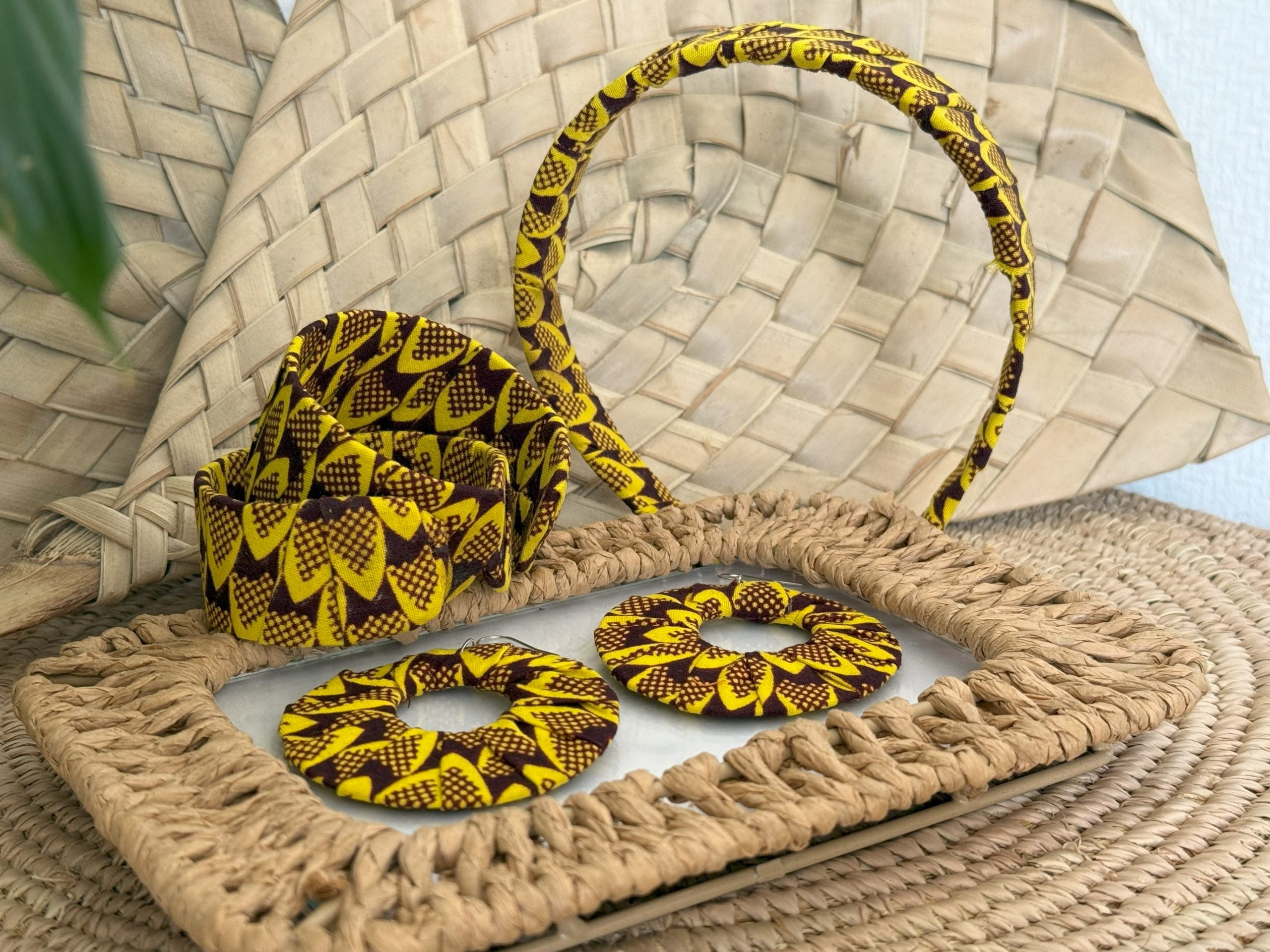 Ensemble serre-tête, bracelets et boucles d'oreilles Jaune Marron – Image 2