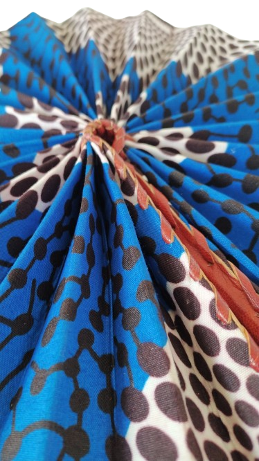 Éventail Points Marron, Bleu, Blanc – Image 3